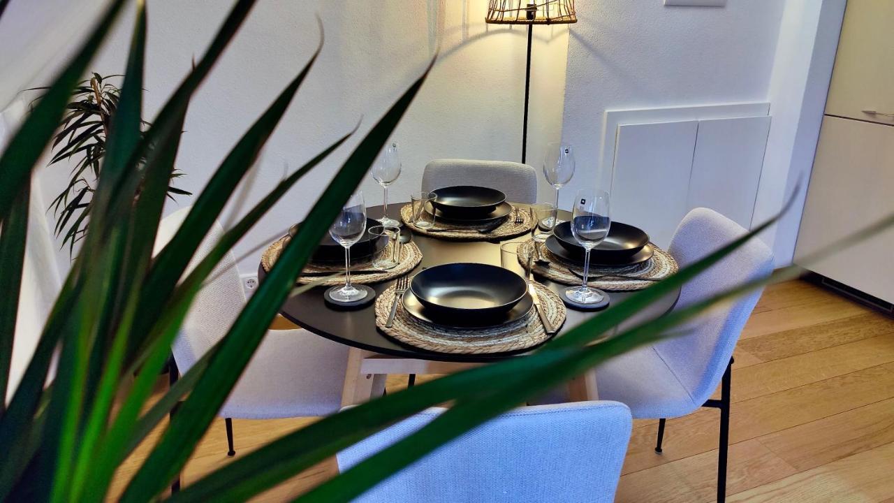 One Apartment'S⎢Neu+Zentral⎢Alberstplatz⎢Altbau Coburg Zewnętrze zdjęcie